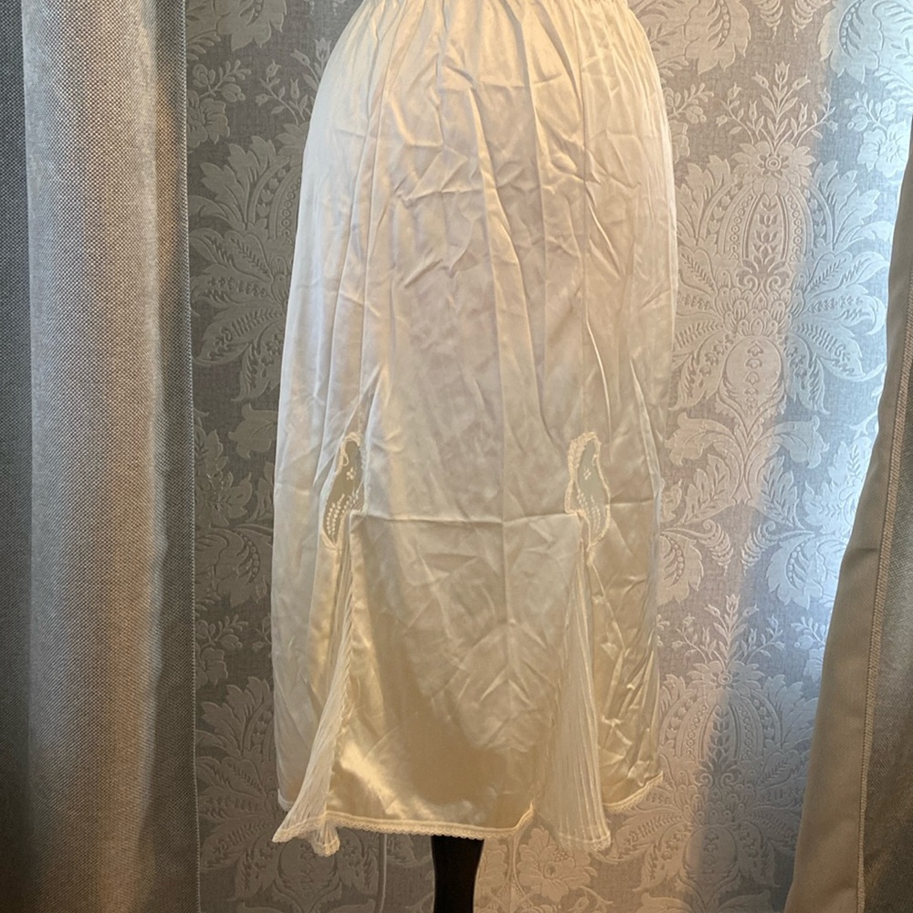 Lily of France gourmet, I very size medium elastic waist